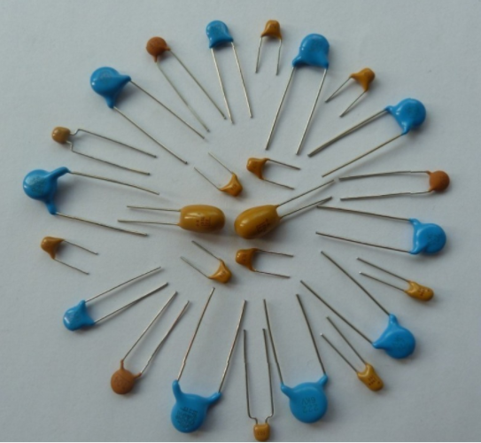 瓷片電容及電解電容